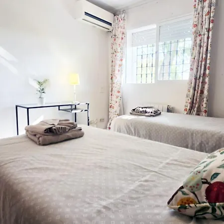 Aa Guest - Africa With Private Swimming Pool Marbella