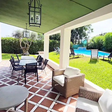 Aa Guest - Africa With Private Swimming Pool *